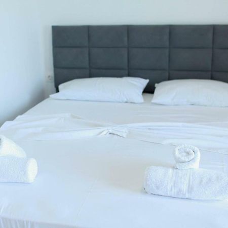Mihalis Apartments Himare Ngoại thất bức ảnh