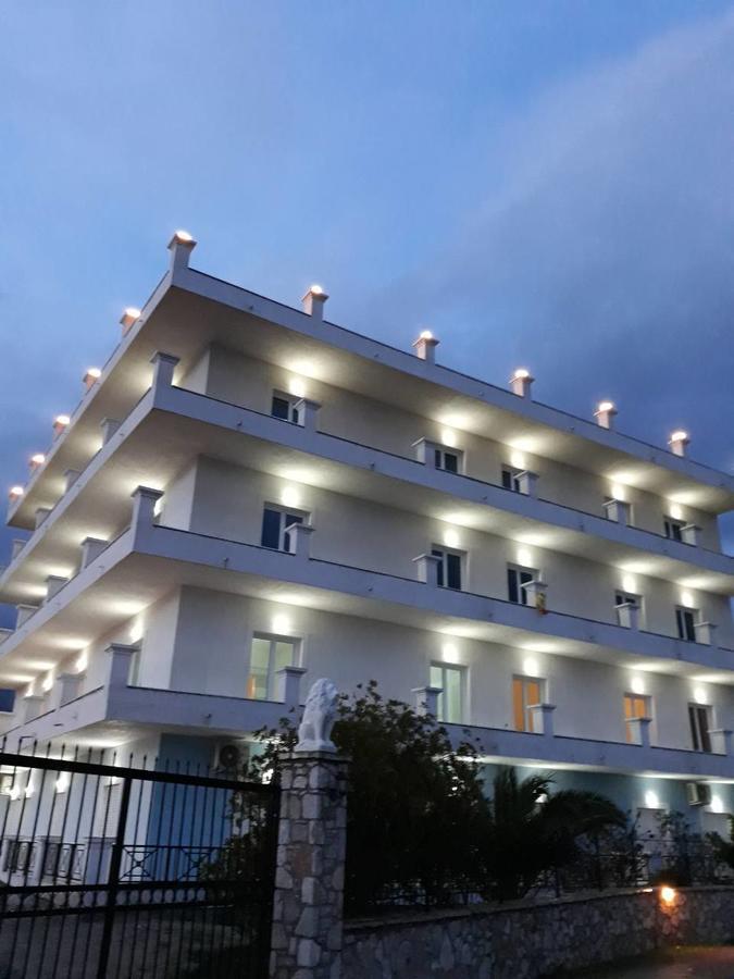 Mihalis Apartments Himare Ngoại thất bức ảnh