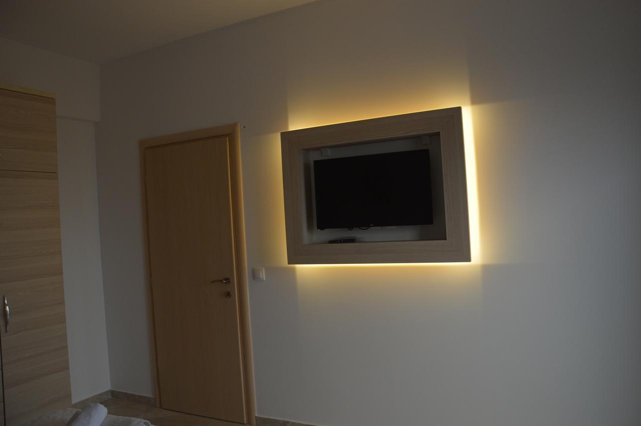 Mihalis Apartments Himare Ngoại thất bức ảnh