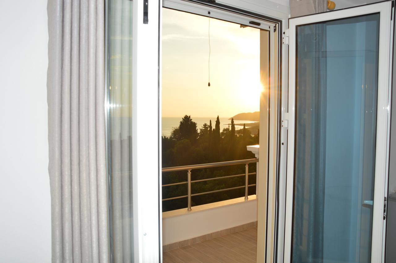 Mihalis Apartments Himare Ngoại thất bức ảnh