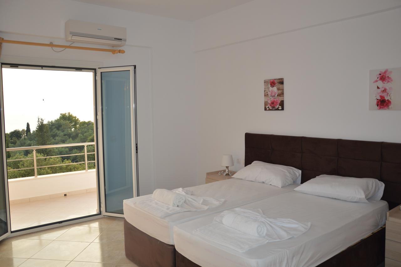 Mihalis Apartments Himare Ngoại thất bức ảnh