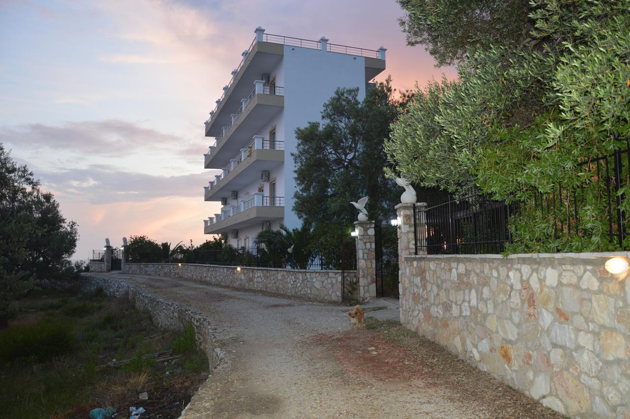Mihalis Apartments Himare Ngoại thất bức ảnh