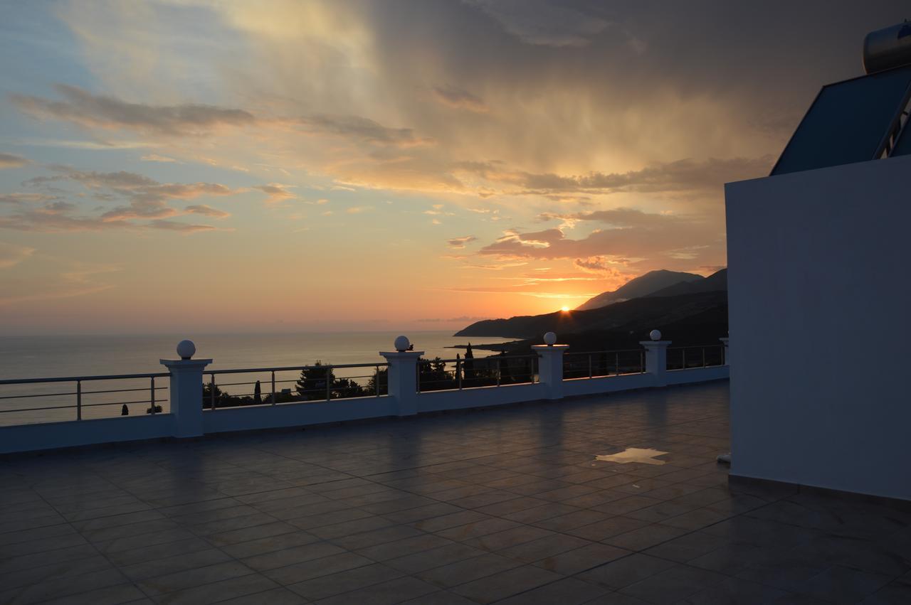 Mihalis Apartments Himare Ngoại thất bức ảnh