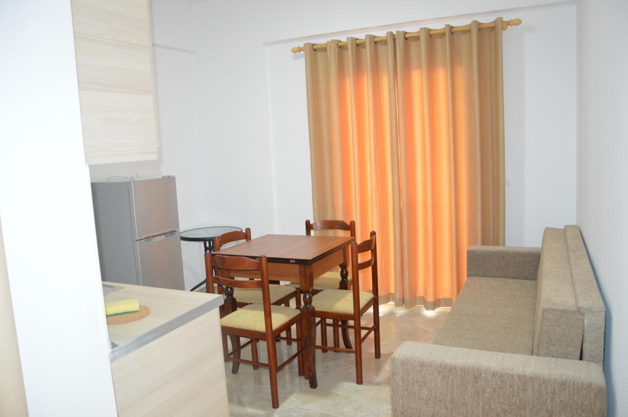 Mihalis Apartments Himare Ngoại thất bức ảnh