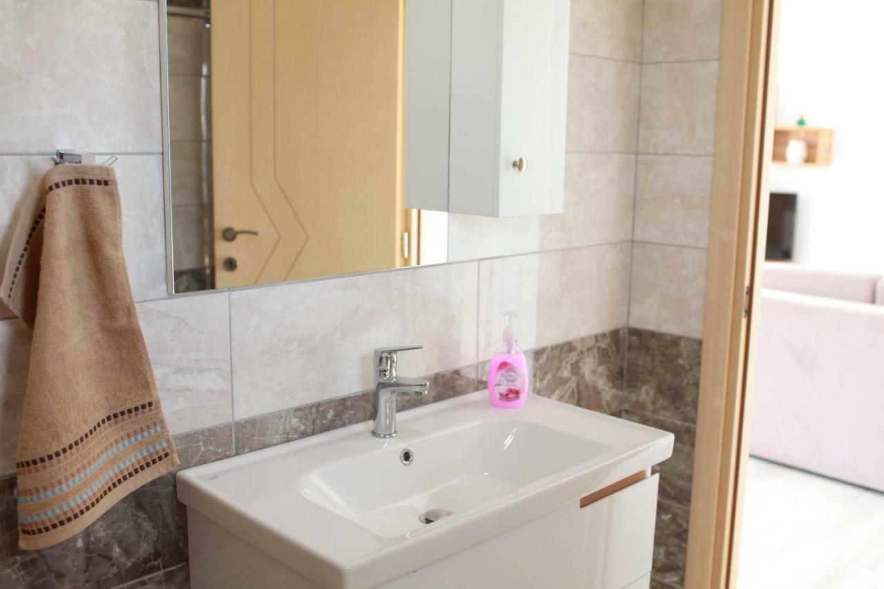 Mihalis Apartments Himare Ngoại thất bức ảnh