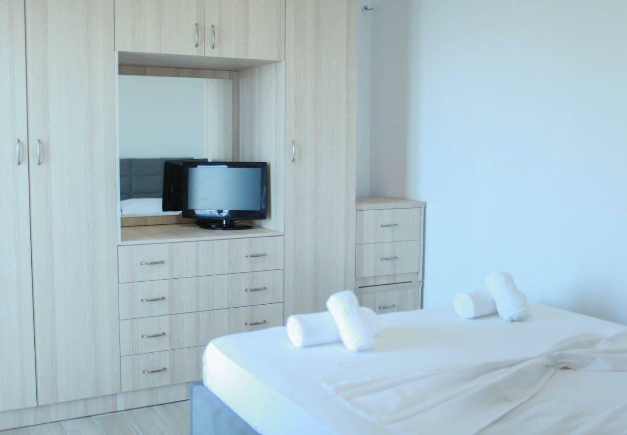 Mihalis Apartments Himare Ngoại thất bức ảnh